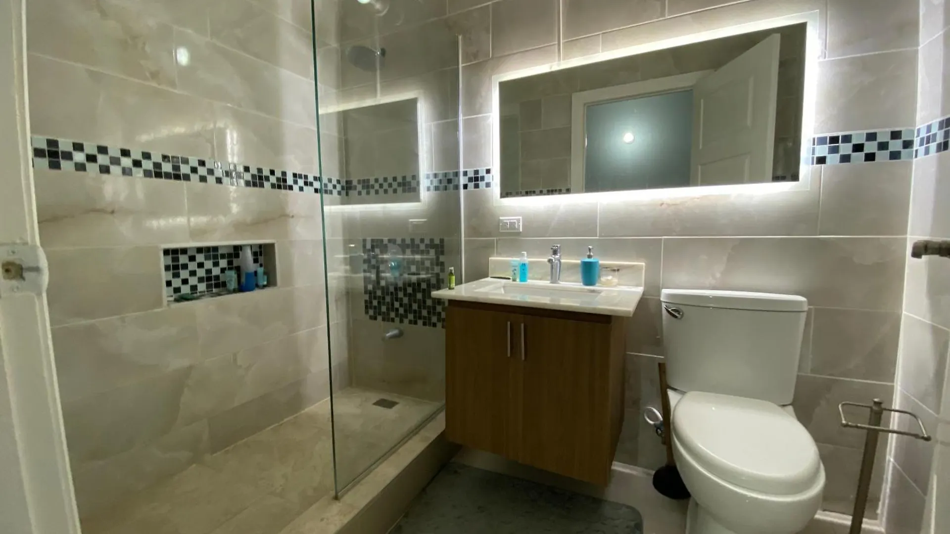 招待所 Priory Oceanview Townhouse酒店